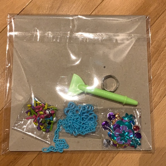 Klutz Shrink & Link Jewelry - craft (make your own jewelry) - Picture 8 of 16